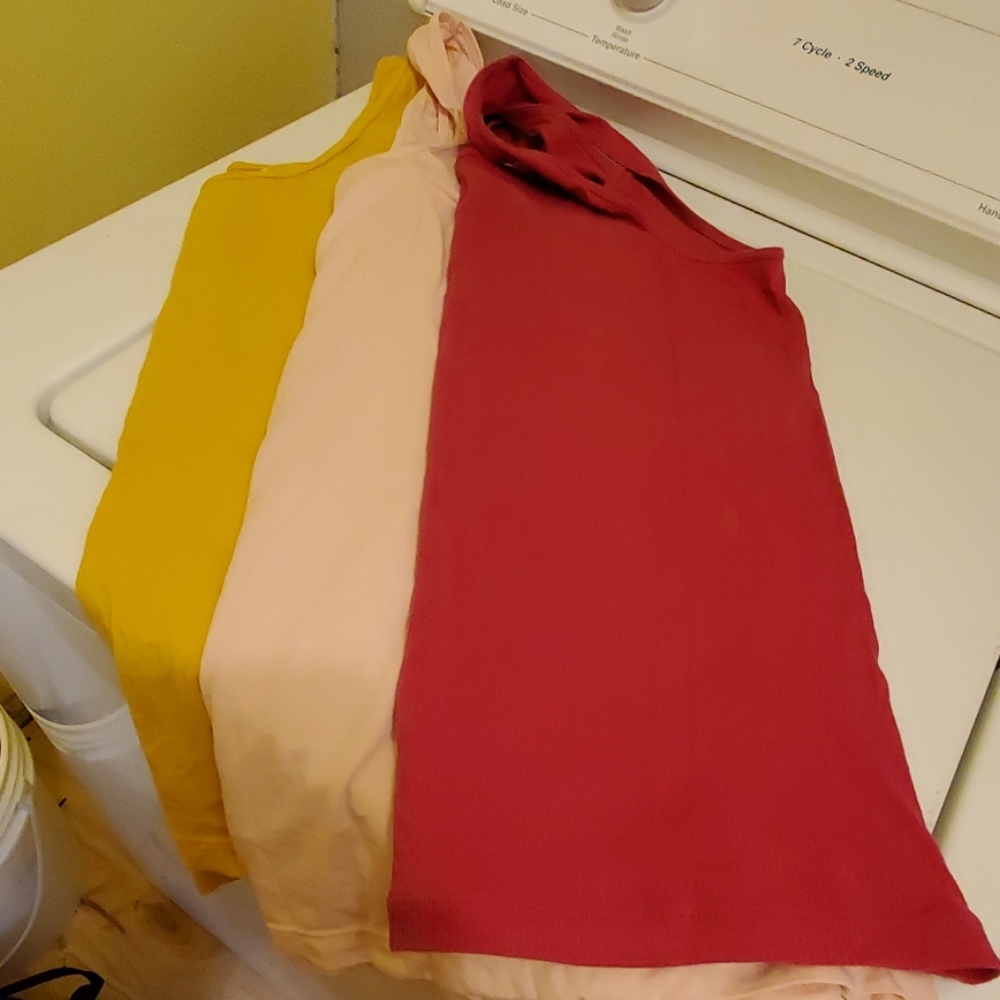 bundle of 3 tanks